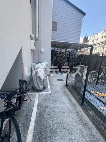アドバンス神戸グルーブⅡの駐車場