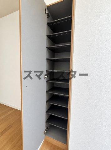 クリスタルコートの玄関