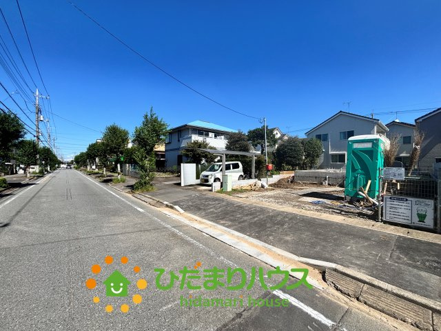 蓮田市西城第4　新築一戸建て　クレイドルガーデンの前面道路含む現地写真|2026/10/01　撮影