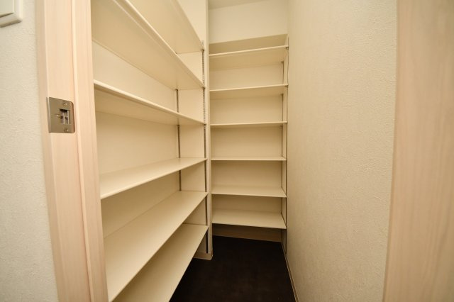 アースコートY’sシティ津田新町の収納