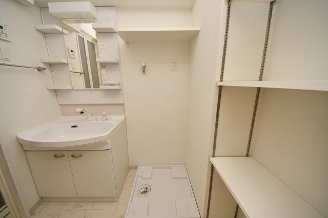 アースコートY’sシティ津田新町の洗面所