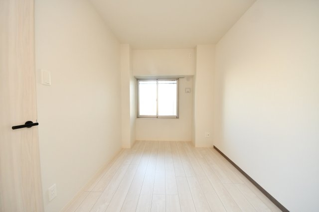 アースコートY’sシティ津田新町の寝室