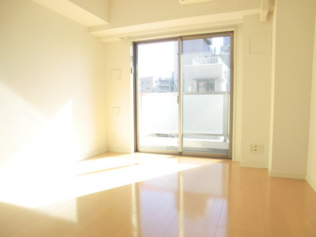ＡＲＴＥＳＳＩＭＯ　ＬＩＮＫ　ＲＯＳＳＯの洋室|太陽サンサンなお部屋です