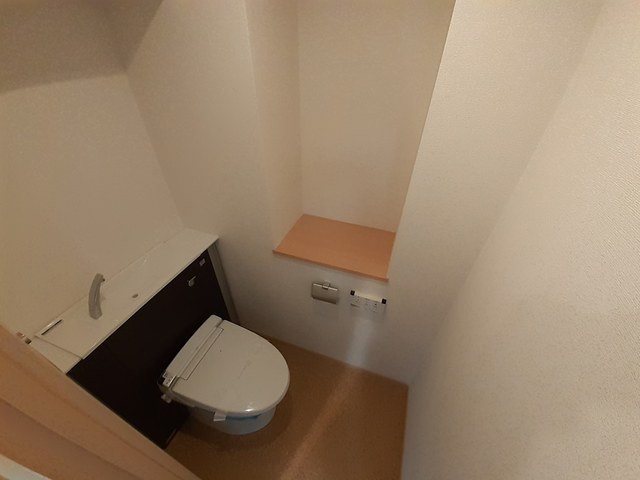 カーサデルソーレのトイレ|清潔感のあるトイレです。