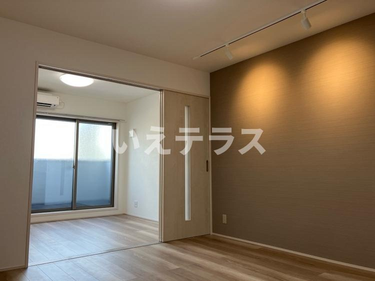 フジパレス御崎公園Ⅱ番館の居間・リビング