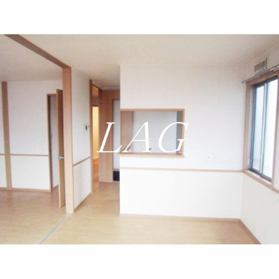 【居間・リビング】 | ルミネ花園 | 洋室のお部屋です。