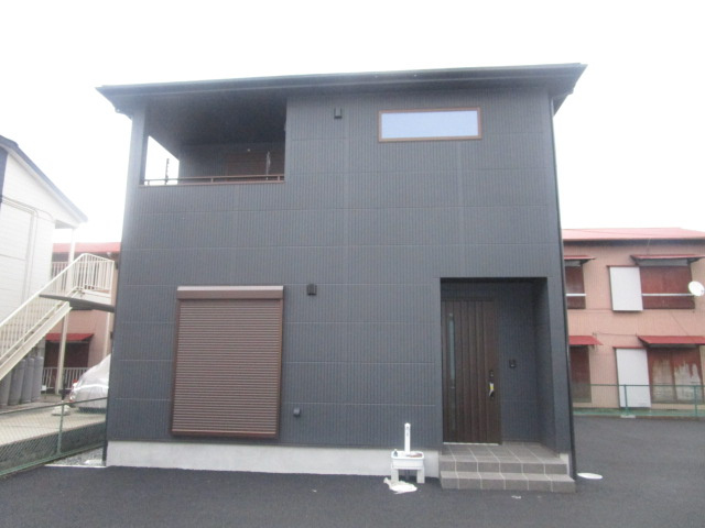 高座郡寒川町岡田６丁目の倉庫