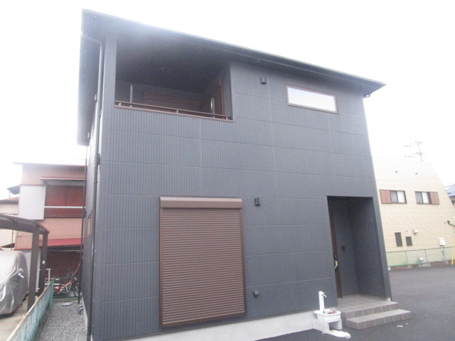 高座郡寒川町岡田６丁目の倉庫