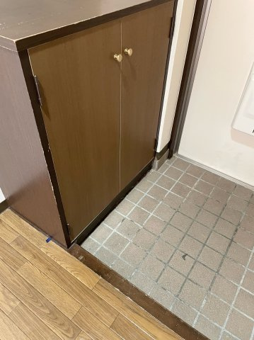 ミーレベロウの玄関