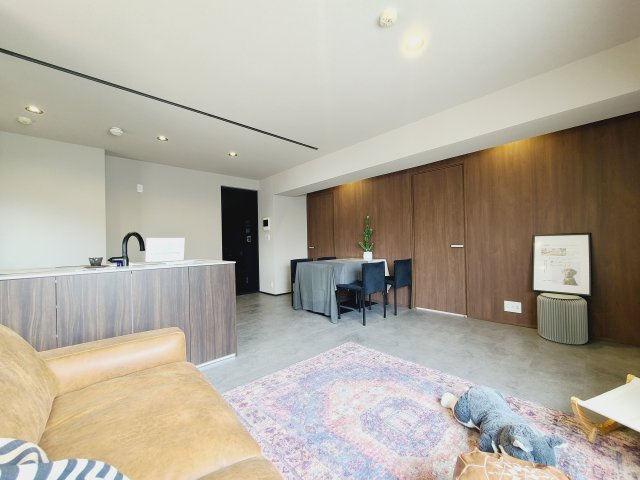 シティライフ呉服町の居間・リビング|〇豊かな居住性と、安心感を満たすクオリティが見事に調和した住空間です。