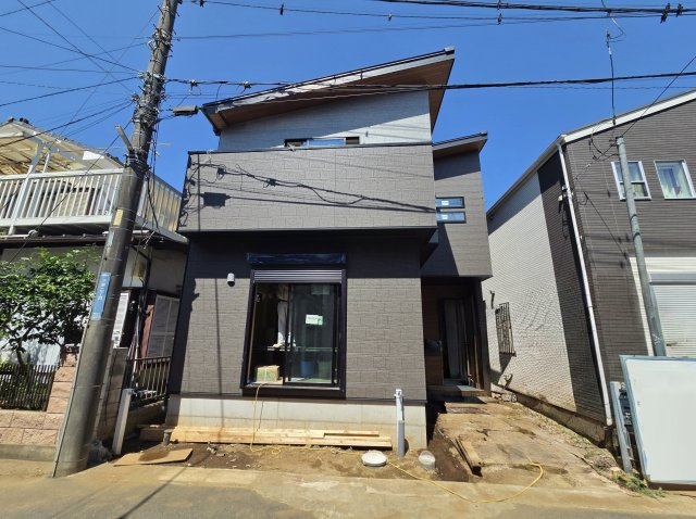 朝霞市三原2丁目 限定1棟の外観|ゆとりある空間設計の4LDK邸宅
暖かな光の届く南向きのLDKは広々18.2帖
暮らしやすさを追求した快適設計