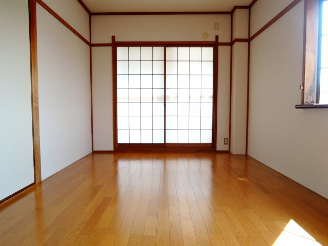 高槻市津之江町１丁目の賃貸マンションの洋室