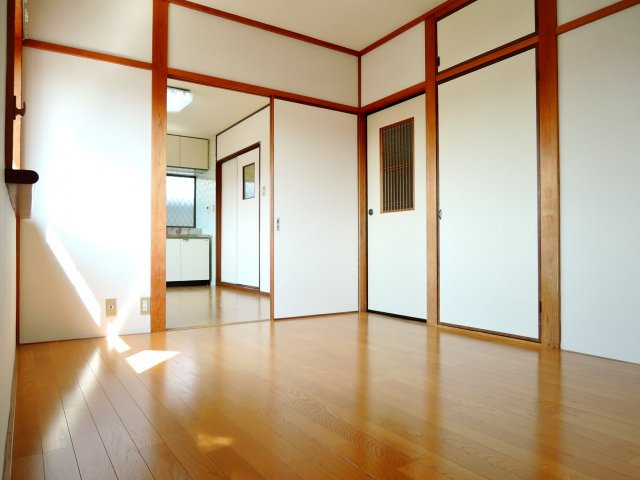 高槻市津之江町１丁目の賃貸マンションの洋室