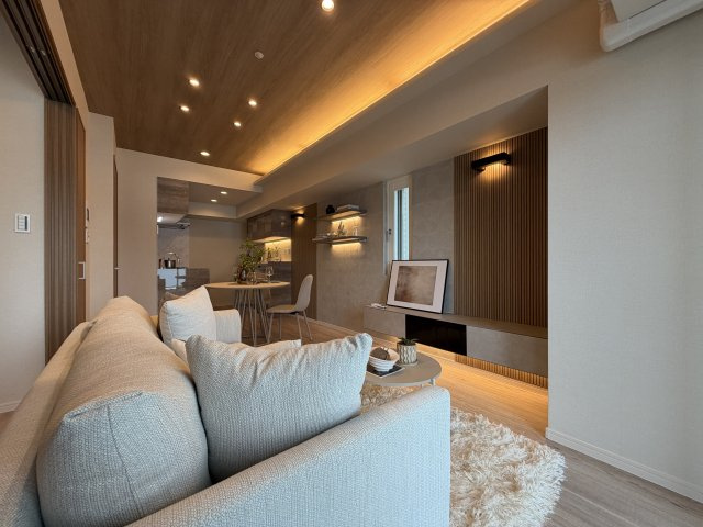 渋谷区代々木１丁目の中古マンションの居間・リビング