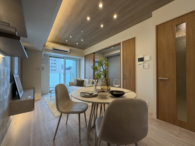 渋谷区代々木１丁目の中古マンションの居間・リビング