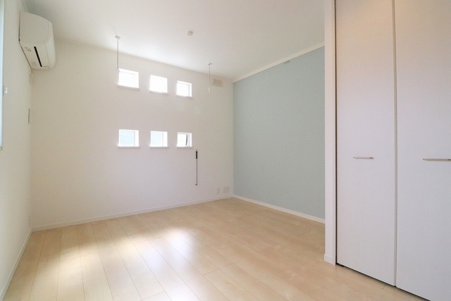セントーサの寝室|★明るいフローリングの角部屋です★