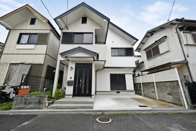 箕面市西小路3丁目中古一戸建て│4LDK＋並列駐車2台可