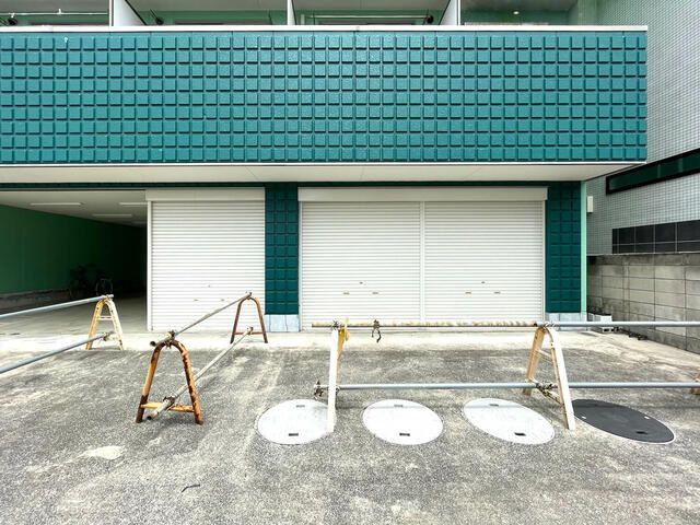 ガーデンヒルズ越谷の駐車場