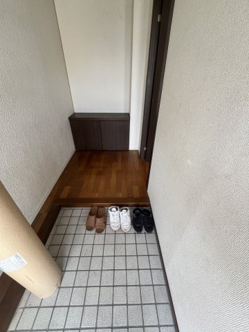 府中市是政１丁目のテラスの玄関