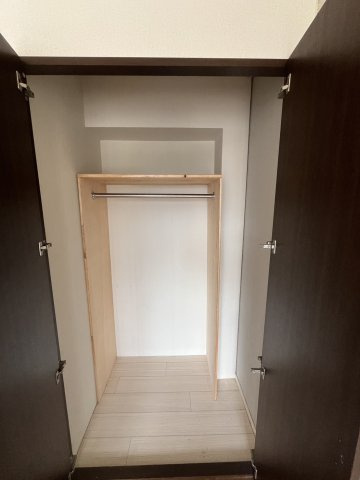 府中市是政１丁目のテラスの収納