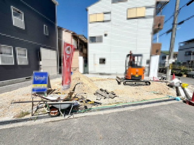 【外観】 | 富秋町２丁目　新築一戸建 | ＪＲ阪和線「北信太」駅まで徒歩６分！毎日の通勤や通学に便利です！忙しい朝や遅い帰宅時にも安心ですね♪