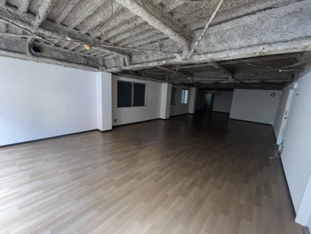 大阪市中央区南久宝寺町１丁目の店舗事務所の内装