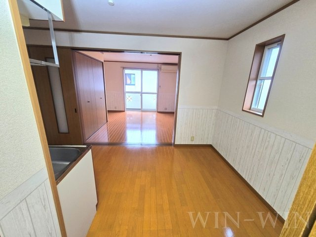メゾンKの居間・リビング|イメージ（同建物内別部屋の写真です）