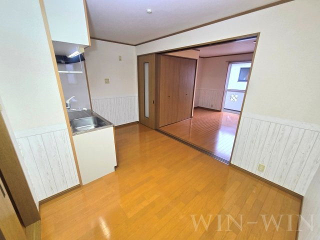 メゾンKの居間・リビング|イメージ（同建物内別部屋の写真です）