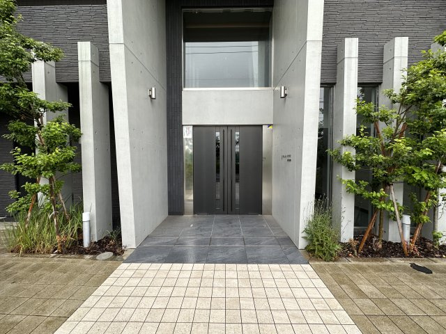 ステージファースト浅草桜橋のエントランス