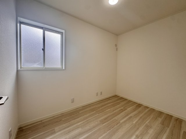 中央区 海老塚町の洋室|2階　2.4帖の納戸になります。