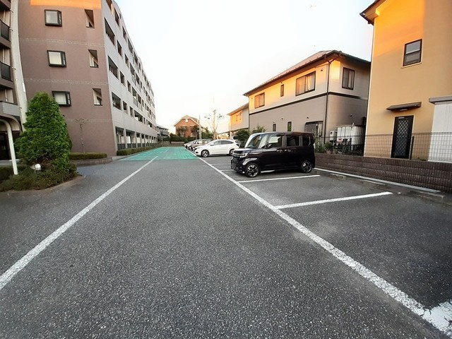グランセレッソ弐番館の駐車場|駐車場