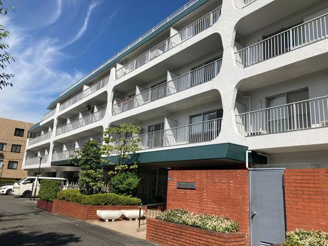 南青山スカイハイツの外観