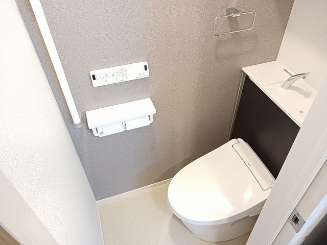【トイレ】 | リベルタ美園 | コンパクトで使いやすいトイレです