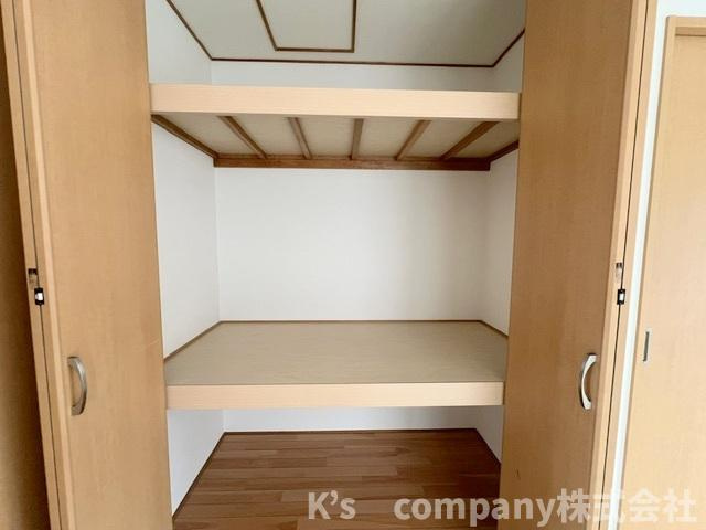 藤沢市用田　中古戸建の収納|和室の押入れ収納◇来客用の布団などの収納に便利です♪