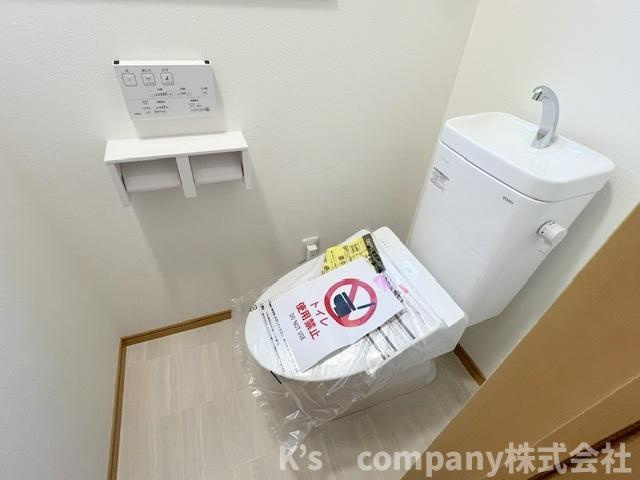 藤沢市用田　中古戸建のトイレ|白を基調とした清潔感のあるトイレ☆
