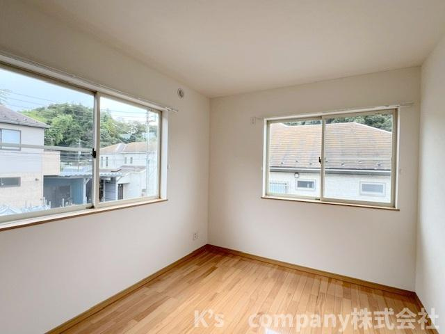 藤沢市用田　中古戸建の洋室|洋室6帖◇日差しのたくさん入る明るいお部屋です◇