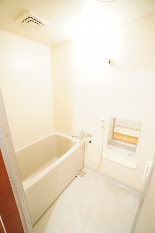 【浴室】 | プリンセス | ※同物件・反転タイプの写真です。