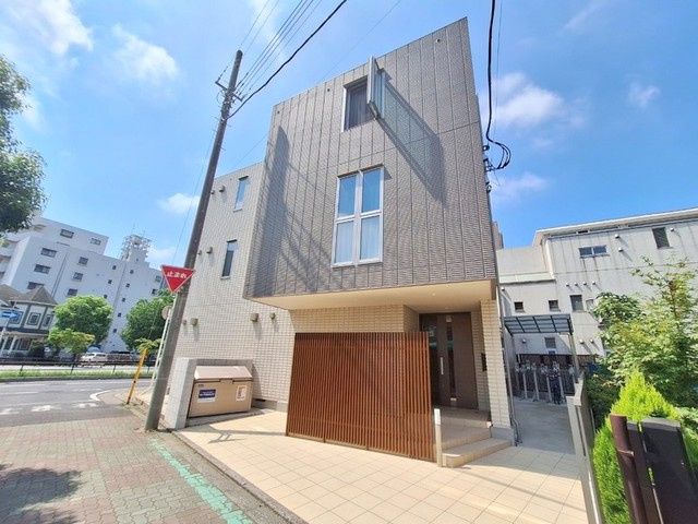 メゾン　トミタ
