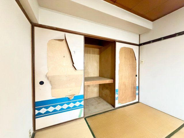 八戸ノ里グランドマンションB棟の収納|布団や季節物など、かさばる荷物の収納にも活用できます。