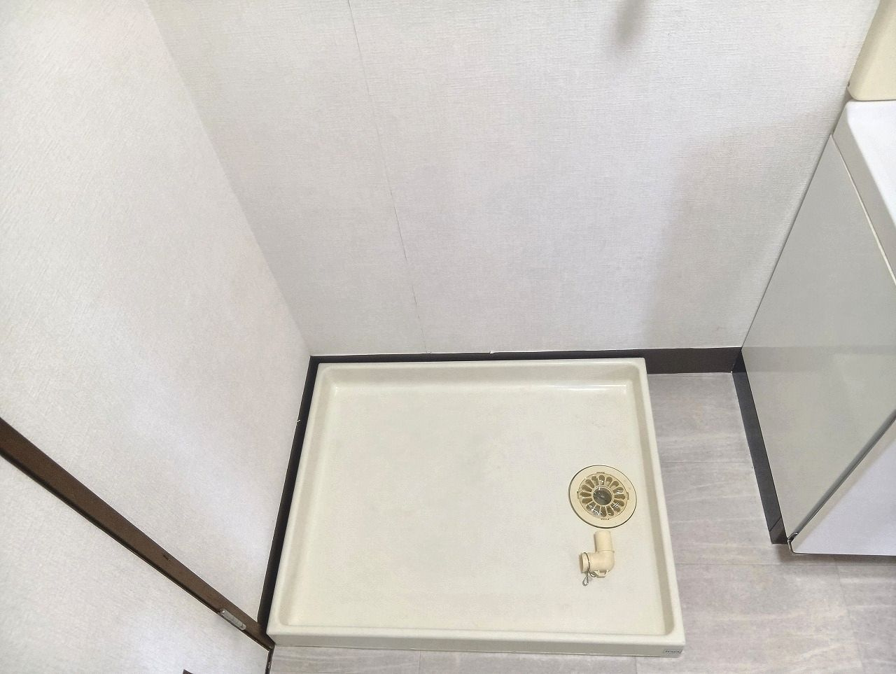 高知市百石町２丁目の賃貸マンションの洗面所|コンパクトで使いやすい洗面所