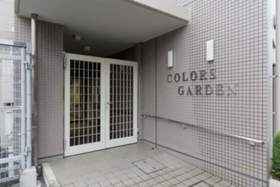 COLORS GARDENのエントランス