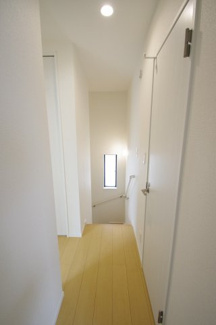 【内観：施工例】 | 【仲介手数料無料！！】多摩市百草　新築戸建て（全1棟）A号棟　4390万円 | 2階廊下