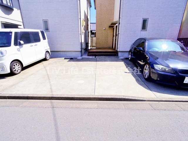 ハイマートＢ棟の駐車場