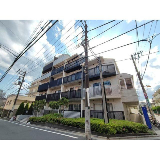 【外観】 | HF中野坂上レジデンス | 鉄筋コンクリート造のがっちりとした建物。