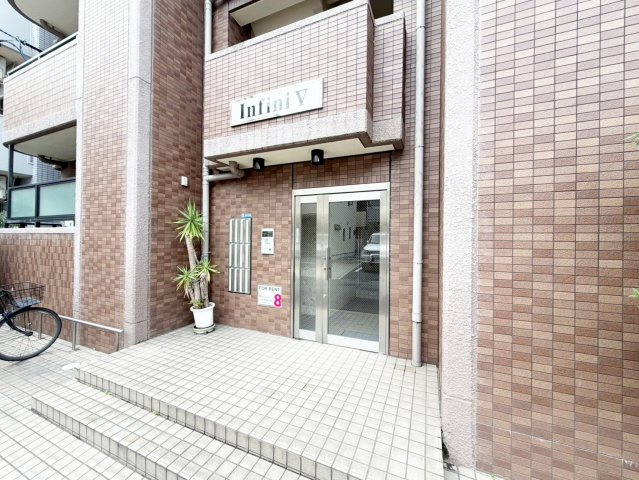 アンフィニVのエントランス