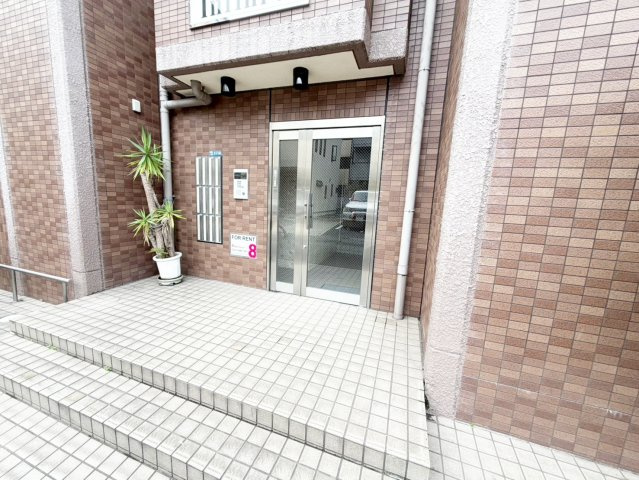 アンフィニVのエントランス