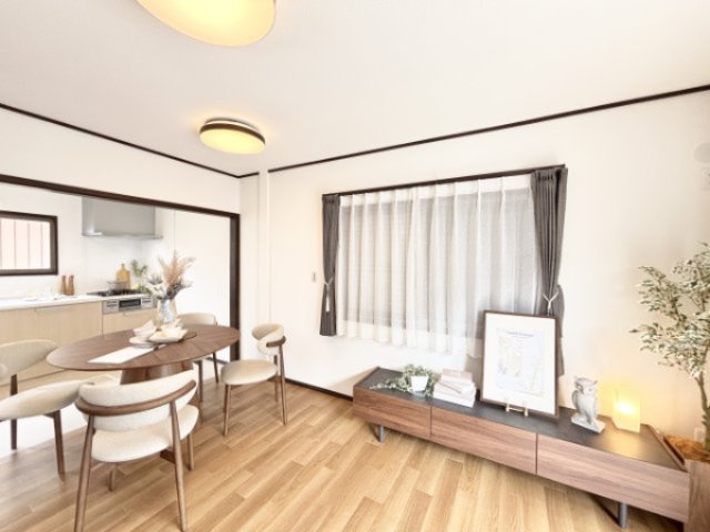 【居間・リビング】 | 家具付き・　伊勢崎市今泉町中古 | 家具付きです