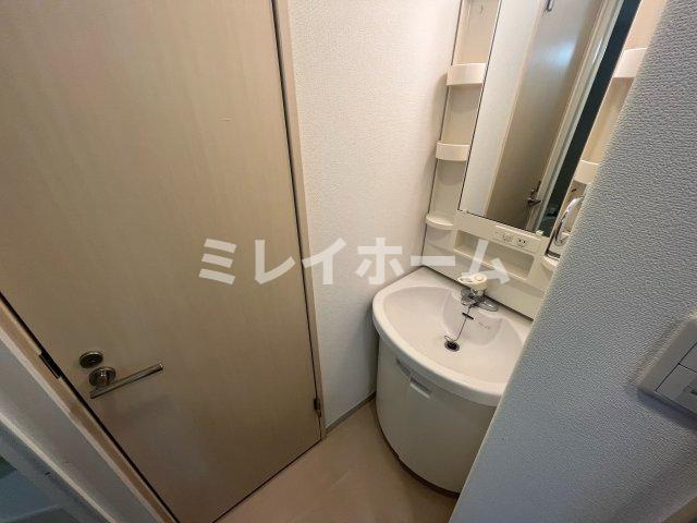 パピエ・レイの独立洗面台