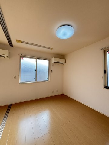 ジーニスの洋室|イメージ103号室の写真（反転あり）