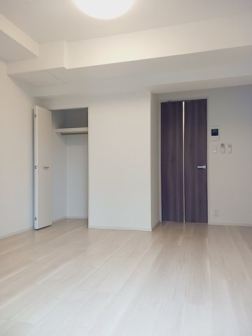 ライズ脇田町　Ａ館の居間・リビング